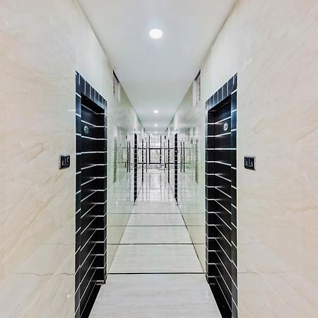 Oyo 29131 Hotel Mn Grand Shamshabad Exterior foto