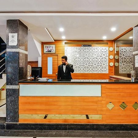 Oyo 29131 Hotel Mn Grand Shamshabad Exterior foto