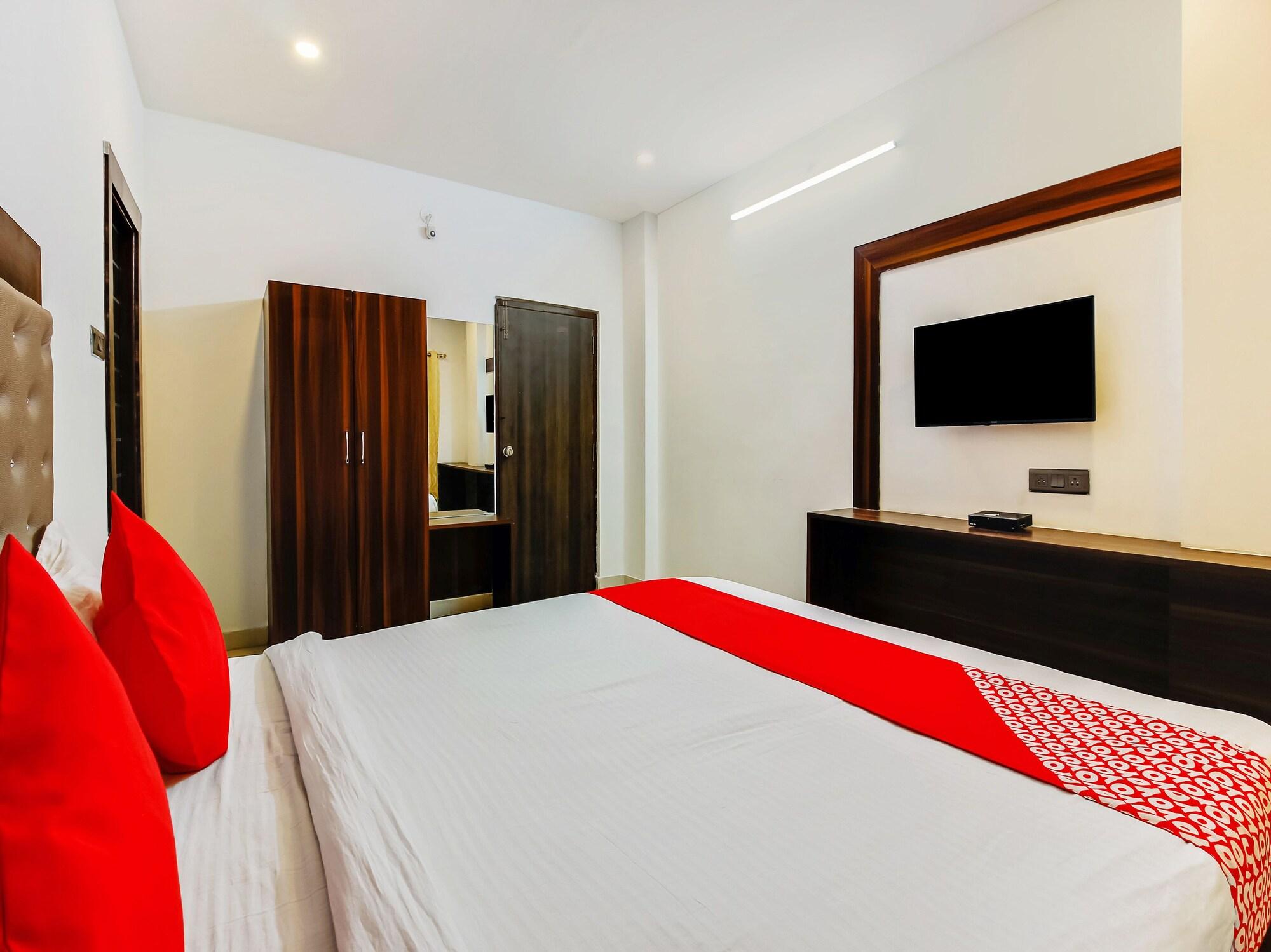 Oyo 29131 Hotel Mn Grand Shamshabad Exterior foto